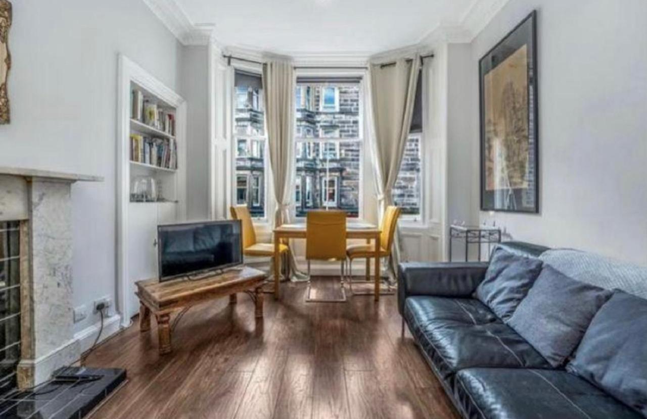 Spacious & Comfortable 3 Bedroom Apartment - Near City Centre - Free Parking Available - Sleeps Up To 5 Guests エディンバラ エクステリア 写真