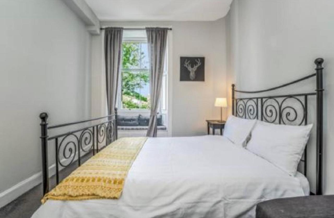Spacious & Comfortable 3 Bedroom Apartment - Near City Centre - Free Parking Available - Sleeps Up To 5 Guests エディンバラ エクステリア 写真